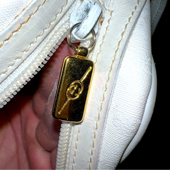 AUTHENTIC VINTAGE GUCCI WHITE ON WHITE WITH GOLD ZIPPER VINTAGE CONDITION - Picture 4 of 13